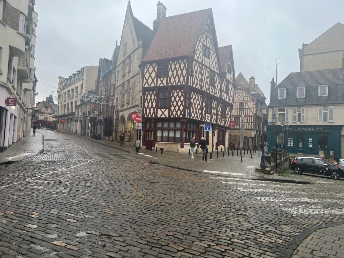 Charmant T2 Plein Centre Ville Et Proche Gare 부르주 외부 사진