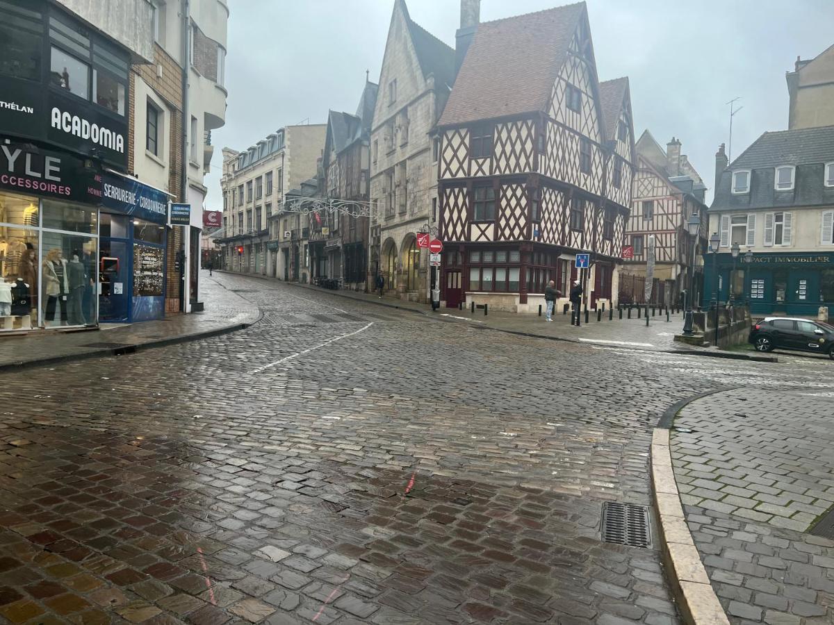 Charmant T2 Plein Centre Ville Et Proche Gare 부르주 외부 사진
